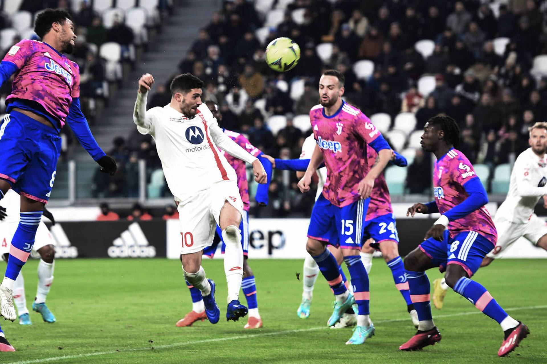 比利亚雷亚尔迎葡超关键赛；集结日更衣室发声；态度坚定；年轻球员得到机会的简单介绍-凯时平台