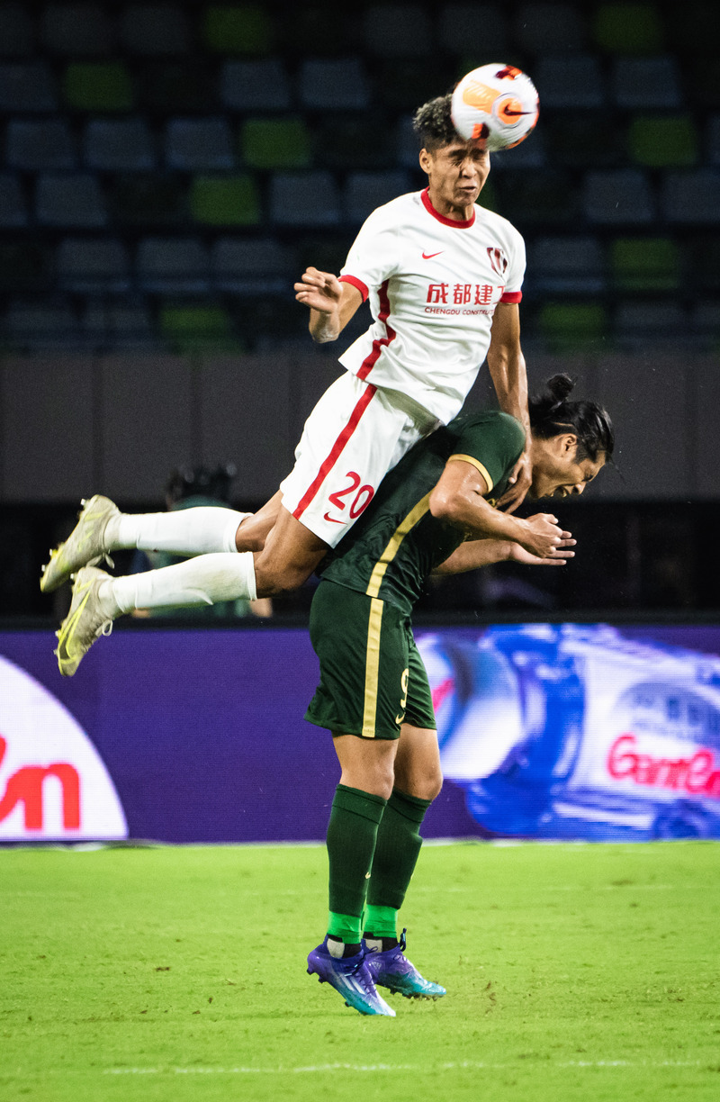 里程碑夜新疆广汇篮板制胜；中超今晨刷纪录；引发热议；更衣室氛围转暖 -凯时app下载