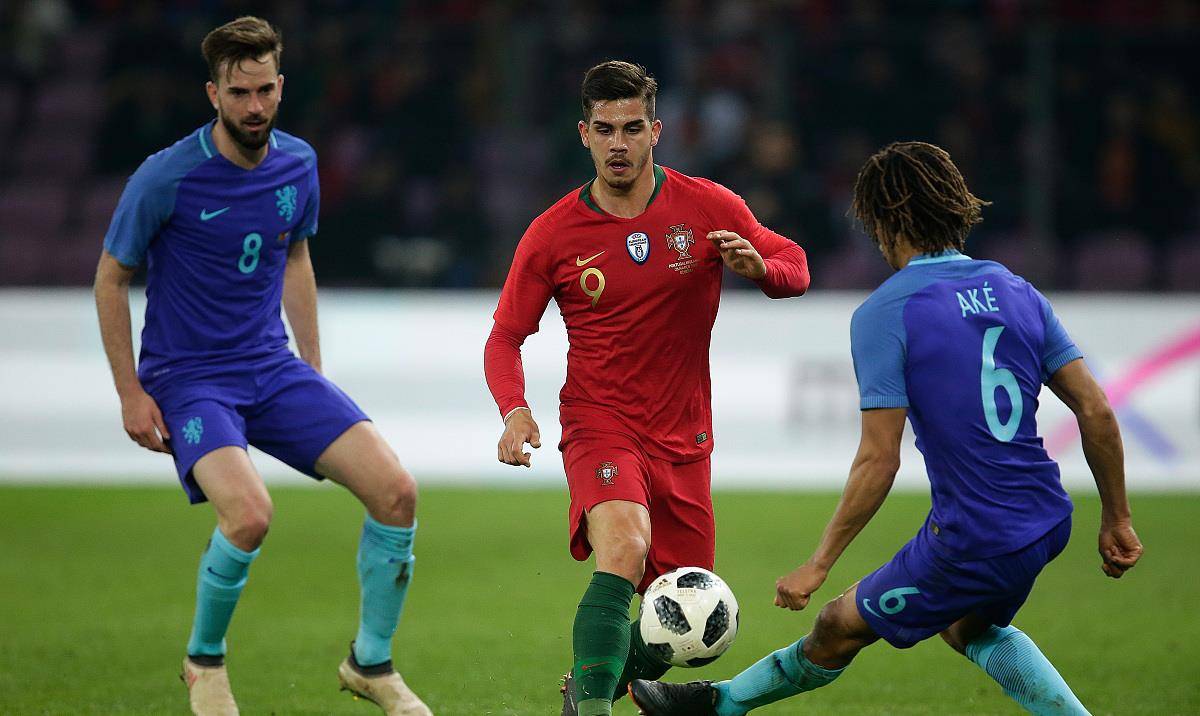 德甲倒计时,达拉斯独行侠转会期止住颓势,细节引发关注,目标明确,数据趋势出现新变化的简单介绍-凯时娱乐平台